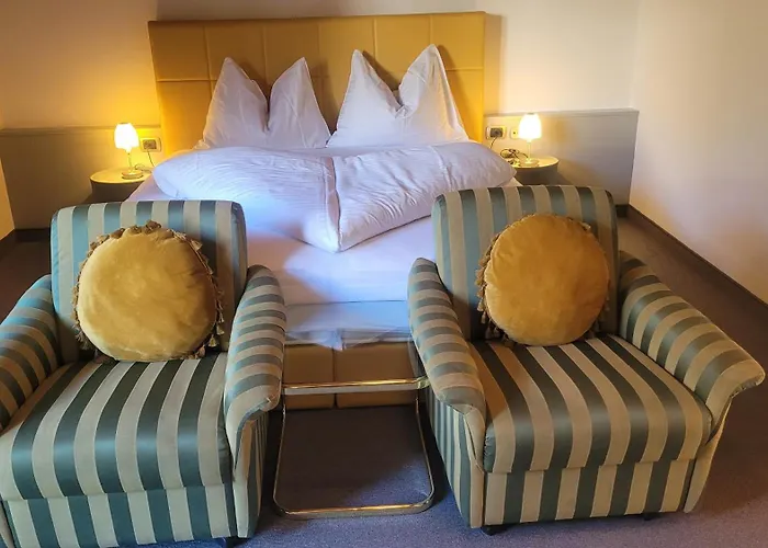 Hotel con piscina: Hotel Schoenbrunn